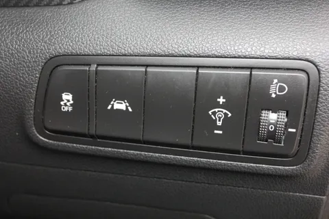 DG21RWZ Hyundai Tucson 1.6 CRDi 48V MHD SE Nav 5dr 2WD Thumbnail #16