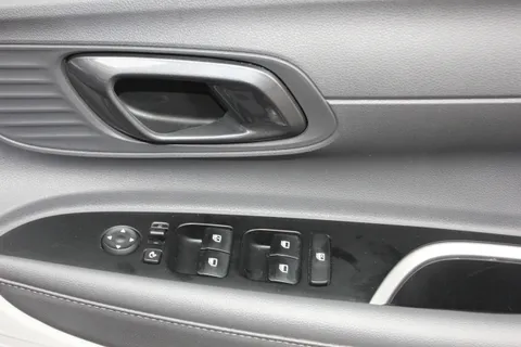 EA74DRZ Hyundai Bayon 1.0 TGDi Ultimate 5dr DCT Thumbnail #15