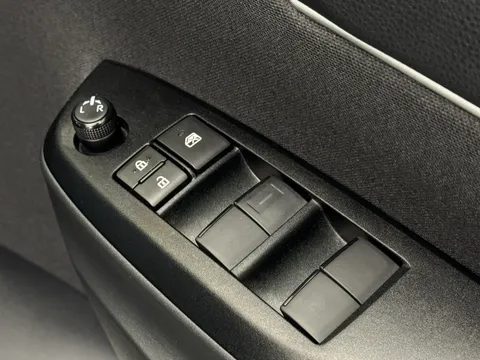 BF24TDU Toyota Yaris Cross 1.5 Hybrid Icon 5dr CVT Thumbnail #16