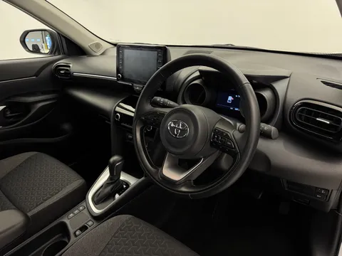 BF24TDU Toyota Yaris Cross 1.5 Hybrid Icon 5dr CVT Thumbnail #17