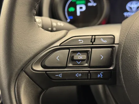 BF24TDU Toyota Yaris Cross 1.5 Hybrid Icon 5dr CVT Thumbnail #18