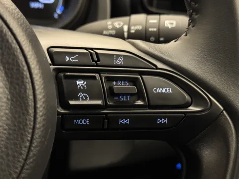 BF24TDU Toyota Yaris Cross 1.5 Hybrid Icon 5dr CVT Thumbnail #20