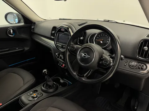 AO18TKJ Mini Countryman 1.5 Cooper 5dr Thumbnail #9