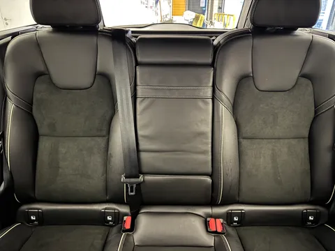 SY71GZA Volvo V90 2.0 B4D R DESIGN 5dr Auto Thumbnail #17