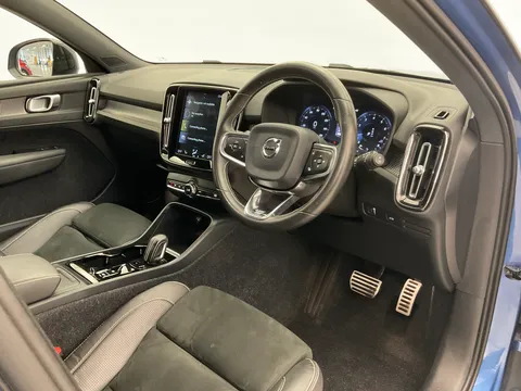 8 of 15 for Volvo XC40 2.0 T4 R DESIGN 5dr AWD Geartronic