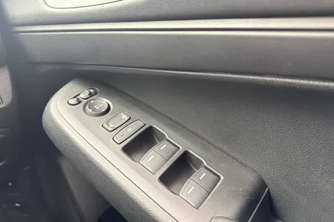 MC23UGW Honda Hr-V 1.5 eHEV Elegance 5dr CVT Thumbnail #22