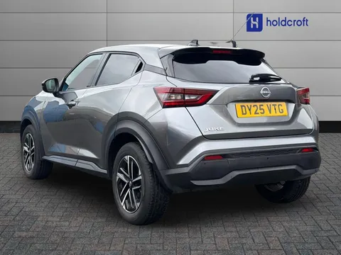 DY25VTG Nissan Juke 1.0 DiG-T N-Connecta 5dr DCT Thumbnail #4