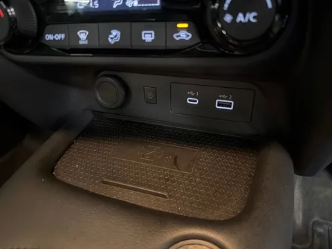 DY25VTG Nissan Juke 1.0 DiG-T N-Connecta 5dr DCT Thumbnail #25