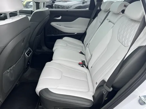 BF21PRZ Hyundai Santa Fe 1.6 TGDi Plug-in Hybrid Ultimate 5dr 4WD Auto Thumbnail #13