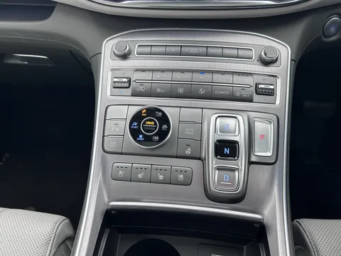 BF21PRZ Hyundai Santa Fe 1.6 TGDi Plug-in Hybrid Ultimate 5dr 4WD Auto Thumbnail #11