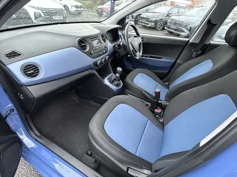 8 of 20 for Hyundai i10 1.0 Blue Drive SE 5dr