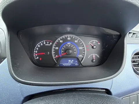 9 of 20 for Hyundai i10 1.0 Blue Drive SE 5dr