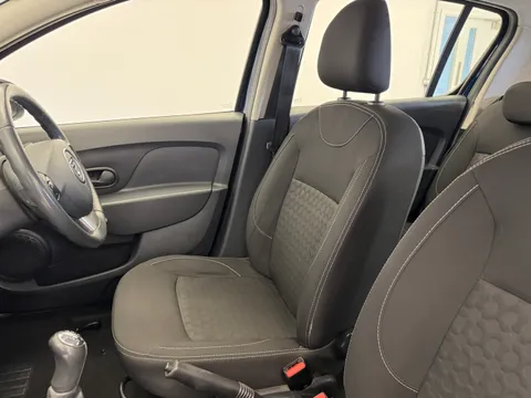 DS16TMU Dacia Sandero 0.9 TCe Laureate 5dr [Start Stop] Thumbnail #13