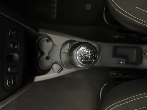 DS16TMU Dacia Sandero 0.9 TCe Laureate 5dr [Start Stop] Thumbnail #15