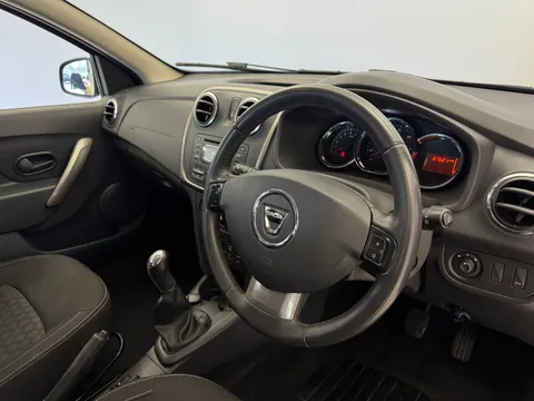 DS16TMU Dacia Sandero 0.9 TCe Laureate 5dr [Start Stop] Thumbnail #21