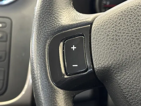 DS16TMU Dacia Sandero 0.9 TCe Laureate 5dr [Start Stop] Thumbnail #22