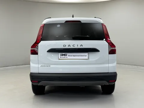 6 of 34 for DACIA JOGGER 1.0 TCe Extreme SE 5dr