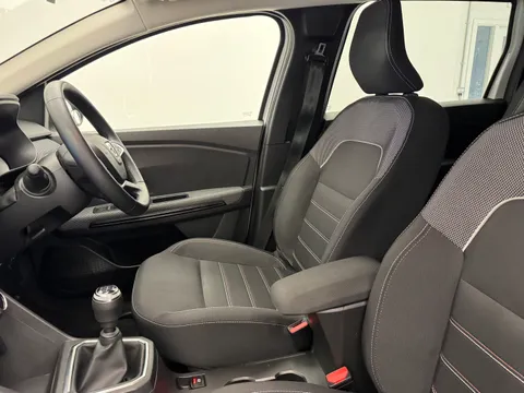 14 of 34 for DACIA JOGGER 1.0 TCe Extreme SE 5dr