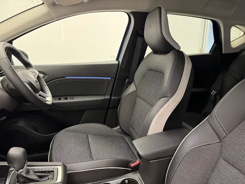 YO73EHK Renault Captur 1.6 E-Tech full hybrid 145 Techno 5dr Auto Thumbnail #12