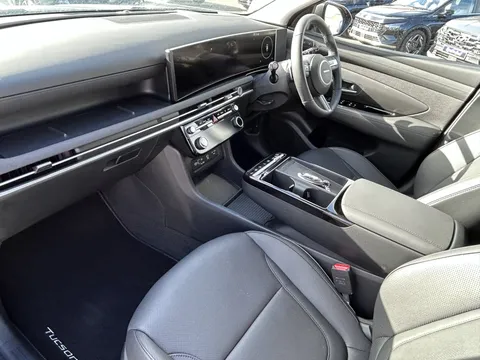 DL74VYX Hyundai Tucson 1.6T Plug-in Hybrid Ultimate 5dr 4WD Auto Thumbnail #8