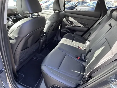 DL74VYX Hyundai Tucson 1.6T Plug-in Hybrid Ultimate 5dr 4WD Auto Thumbnail #9