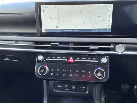 DL74VYX Hyundai Tucson 1.6T Plug-in Hybrid Ultimate 5dr 4WD Auto Thumbnail #12