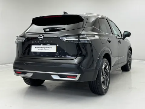 OW25EEJ Nissan Qashqai 1.3 DiG-T MH N-Connecta [Glass Roof] 5dr Thumbnail #6