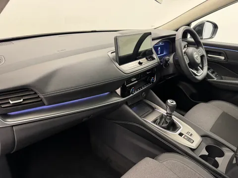OW25EEJ Nissan Qashqai 1.3 DiG-T MH N-Connecta [Glass Roof] 5dr Thumbnail #14