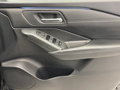 OW25EEJ Nissan Qashqai 1.3 DiG-T MH N-Connecta [Glass Roof] 5dr Thumbnail #19