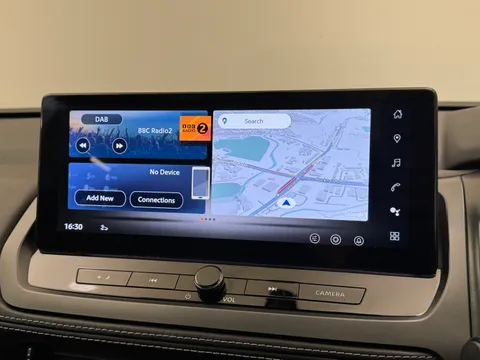 OW25EEJ Nissan Qashqai 1.3 DiG-T MH N-Connecta [Glass Roof] 5dr Thumbnail #24