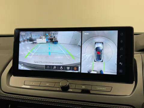 OW25EEJ Nissan Qashqai 1.3 DiG-T MH N-Connecta [Glass Roof] 5dr Thumbnail #26