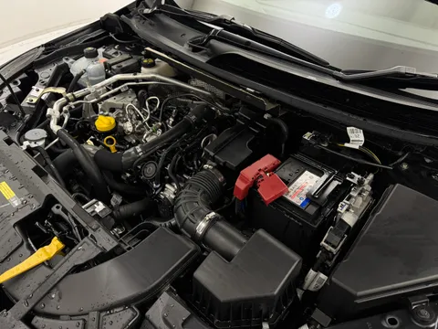 OW25EEJ Nissan Qashqai 1.3 DiG-T MH N-Connecta [Glass Roof] 5dr Thumbnail #30