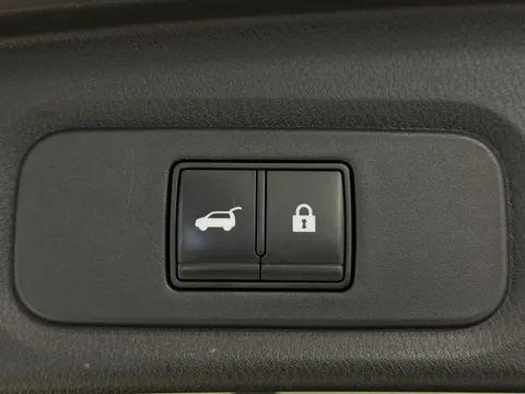 DS72RXZ Nissan Qashqai 1.3 DiG-T MH 158 Tekna+ 5dr Xtronic Thumbnail #12