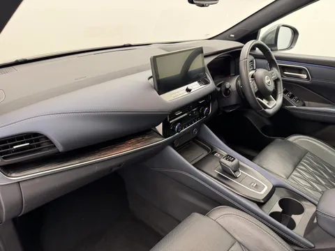 DS72RXZ Nissan Qashqai 1.3 DiG-T MH 158 Tekna+ 5dr Xtronic Thumbnail #14