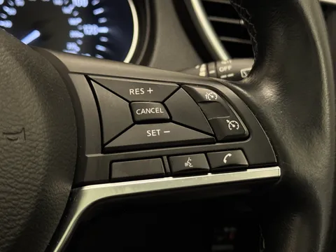 LO70EGD Nissan Qashqai 1.3 DiG-T 160 [157] N-Connecta 5dr DCT Glass Roof Thumbnail #25