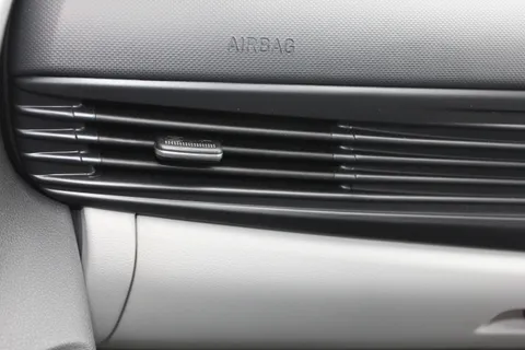 SD73EFJ Hyundai Bayon 1.0 TGDi 48V MHEV Ultimate 5dr DCT Thumbnail #10