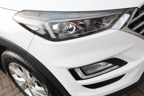 EF68PWV Hyundai Tucson 1.6 GDi SE Nav 5dr 2WD Thumbnail #4