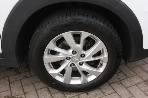 EF68PWV Hyundai Tucson 1.6 GDi SE Nav 5dr 2WD Thumbnail #7