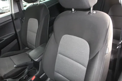 EF68PWV Hyundai Tucson 1.6 GDi SE Nav 5dr 2WD Thumbnail #8