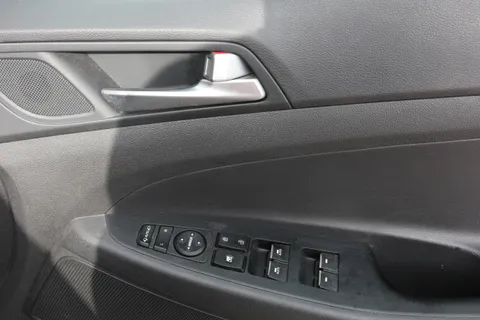 EF68PWV Hyundai Tucson 1.6 GDi SE Nav 5dr 2WD Thumbnail #15