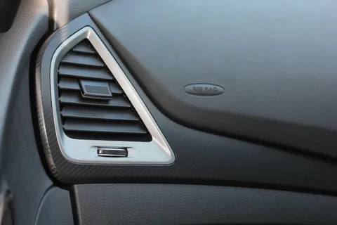 EK65UBE Hyundai Santa Fe 2.2 CRDi Blue Drive Premium 5dr [5 Seats] Thumbnail #10