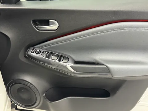 DA69CKX Nissan Juke 1.0 DiG-T N-Connecta 5dr Thumbnail #19