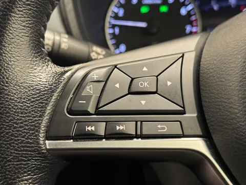 DA69CKX Nissan Juke 1.0 DiG-T N-Connecta 5dr Thumbnail #22