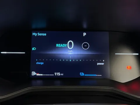 DU25XSX Renault Clio 1.6 E-TECH full hybrid 145 Techno 5dr Auto Thumbnail #18