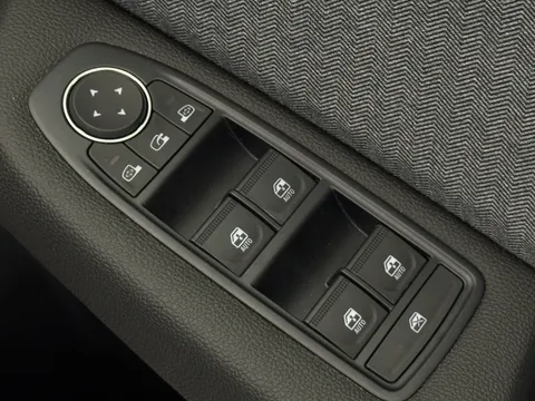 DU25XSX Renault Clio 1.6 E-TECH full hybrid 145 Techno 5dr Auto Thumbnail #22