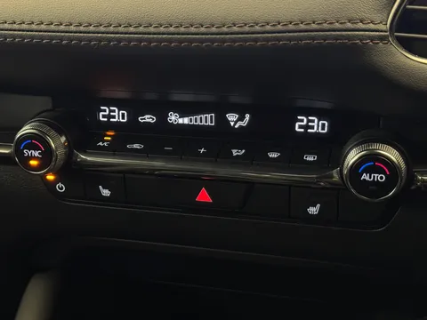 DP74SBV Mazda Mazda3 2.0 e-Skyactiv G MHEV Centre-Line 5dr Thumbnail #28