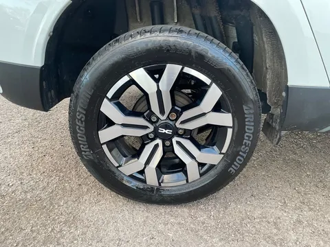 BK23PYX Dacia Duster 1.0 TCe 90 Journey 5dr Thumbnail #32