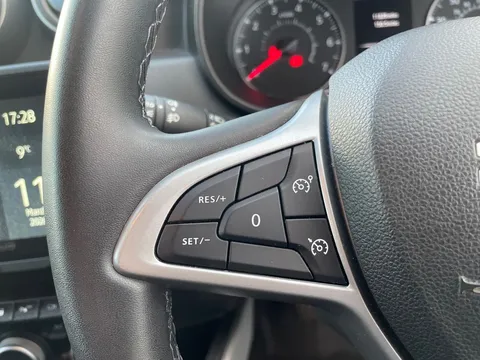 BK23PYX Dacia Duster 1.0 TCe 90 Journey 5dr Thumbnail #17