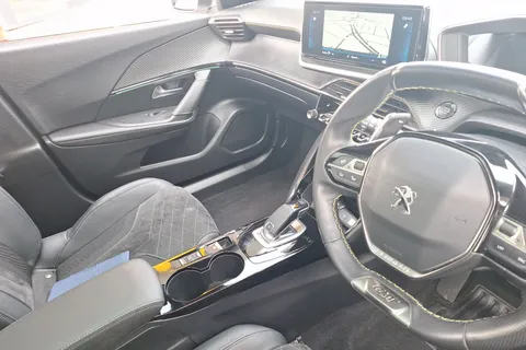 BF21WTL Peugeot 2008 1.2 PureTech 155 GT Premium 5dr EAT8 Thumbnail #13