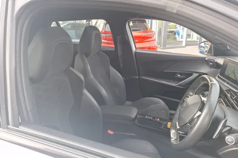 BF21WTL Peugeot 2008 1.2 PureTech 155 GT Premium 5dr EAT8 Thumbnail #20